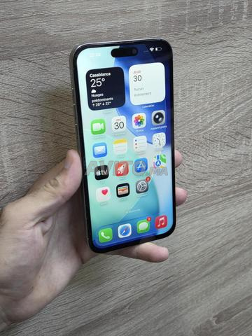 iPhone 15 Pro Max 256 Go 88% batterie écran changé - 2