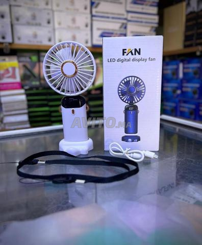 مروحة محمولة بشاشة رقمية LED مع توصيل مجاني - 2