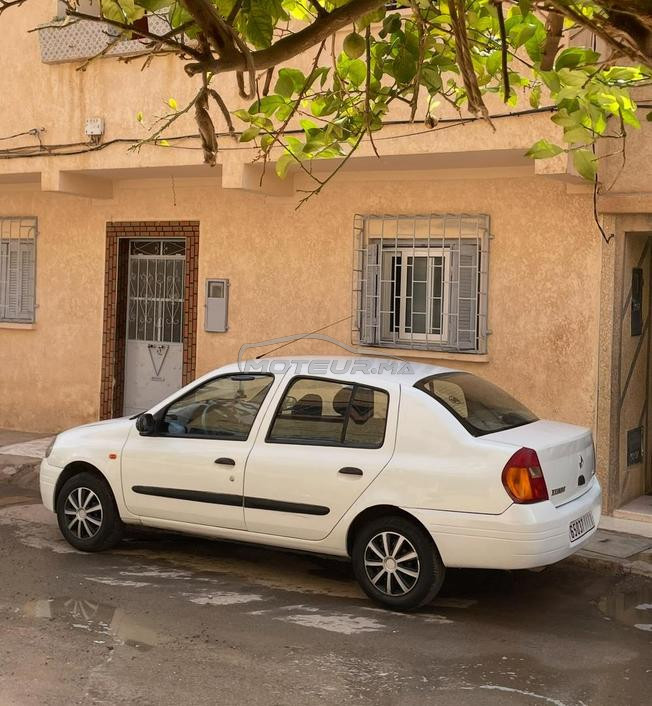 Renault Clio Essence Manuelle 2002 à Oujda