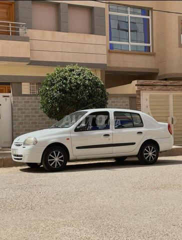 Renault Clio Essence Manuelle 2002 à Oujda - 2