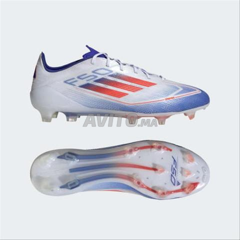 Chaussures Adidas F50 et protège-tibias gratuit