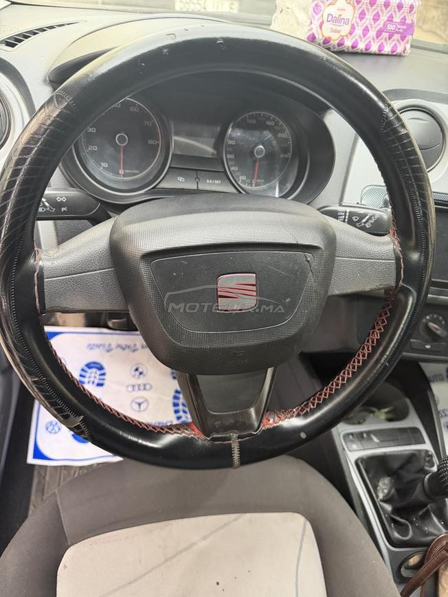 je me vente ma voiture seat Ibiza très bon état…..
