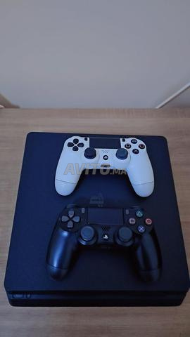 PS4 Slim flashée, comme neuve et garantie