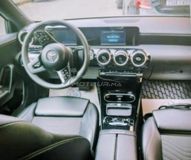 belle mercedes A180 en très bonne état  