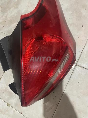 Feux feux Rouge , à droite,Ford, focus année 2017