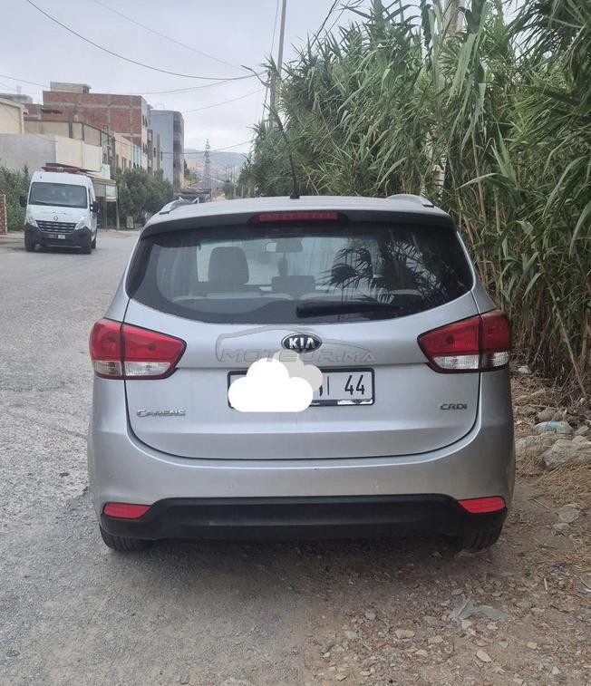 kia carens