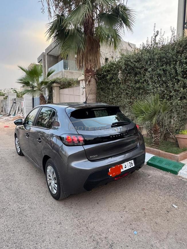 Peugeot 208  2023 – 88 000 km essence 