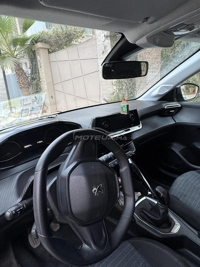 Peugeot 208  2023 – 88 000 km essence 