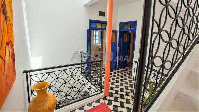 رياض صغير مفروش جميل