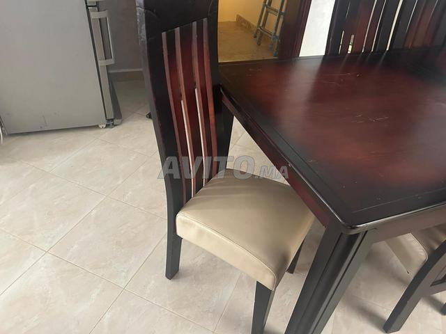 Table en bois 8 chaises en bon état ......... - 2