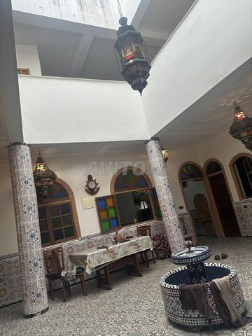 Beau riad traditionnel titré à vendre meublé