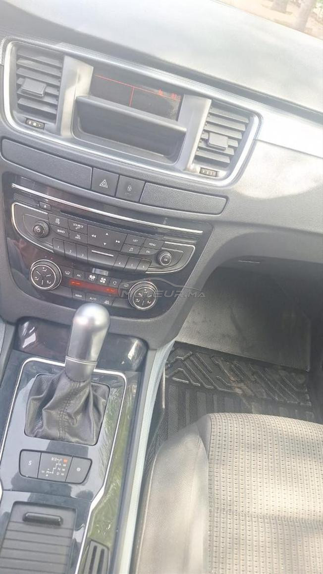 je met ma voiture Peugeot en vente