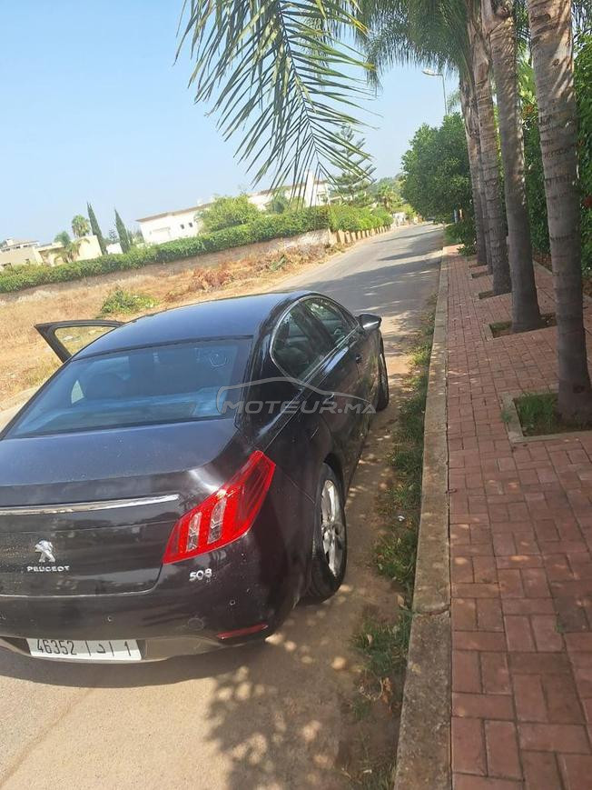 je met ma voiture Peugeot en vente