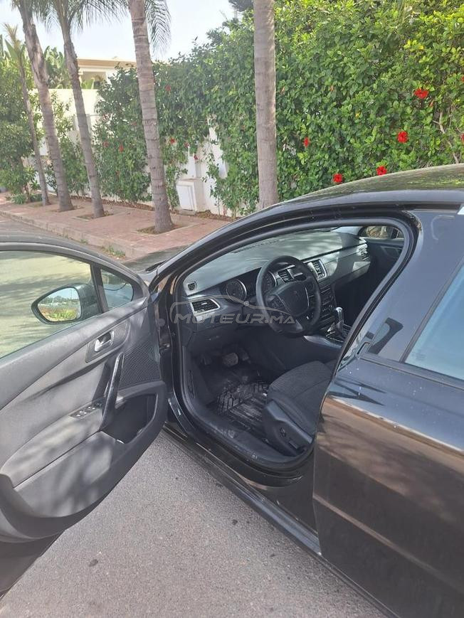 je met ma voiture Peugeot en vente
