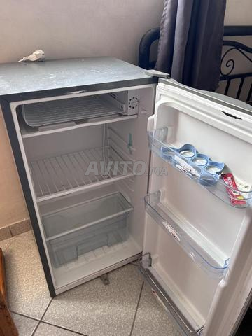 ثلاجة صغيرة نظيفة كل شيء فيها مزيان - 2