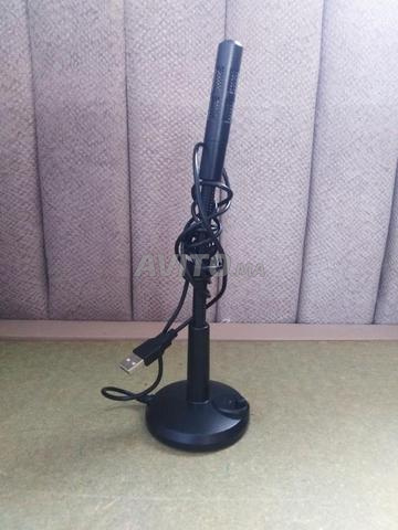 Microphone professionnel en marche - 2
