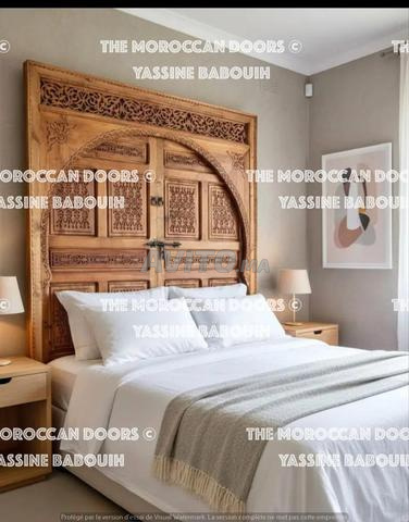 رأس سرير خشبي مصقول منقوش أو باب واسع حسب الطلب - 2
