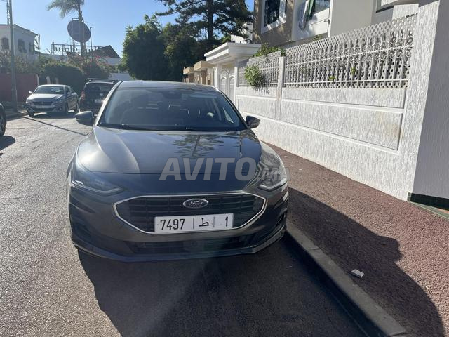 Ford Focus essence état neuf à saisir