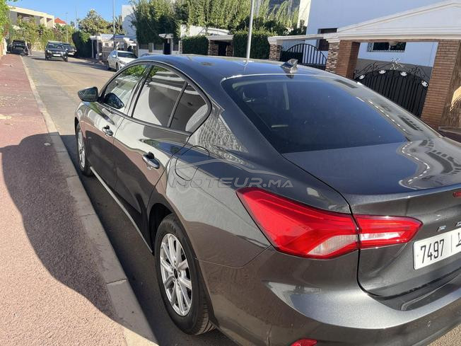 Ford Focus essence état neuf à saisir 