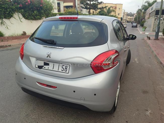 Peugeot 208 essence 