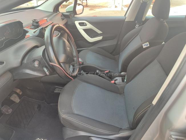 Peugeot 208 essence 