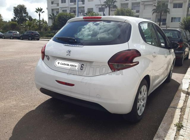 PEUGEOT 208 - 2