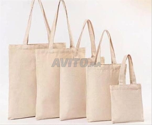 Tote bag noir et blanc, grand modèle avec détails et beige
