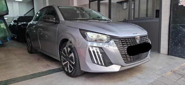 Peugeot 208 like essence 1.2 neuve 2026