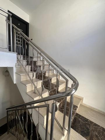 استوديو للإيجار شارع طه 3200 درهم - 2