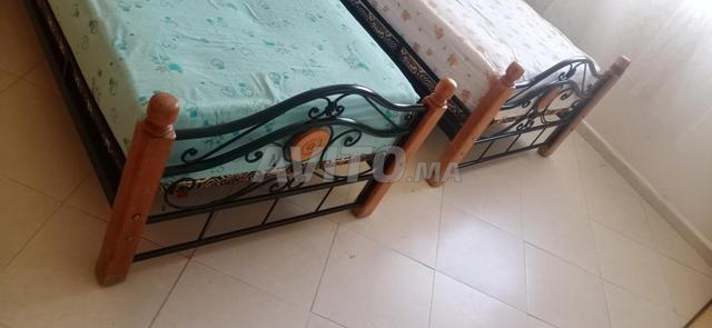 Je vends 3 sommiers avec matelas - 2