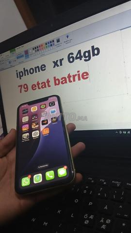 iPhone XR officiel 64Go 79% état batterie - 2