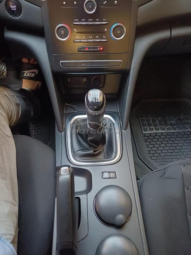 RENAULT. Megane