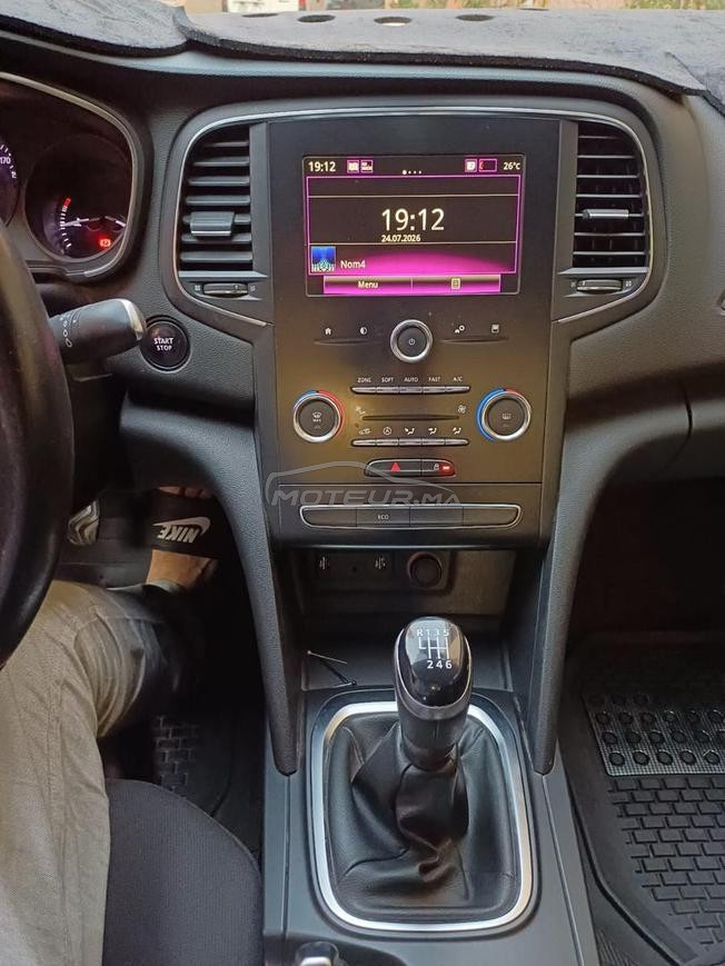 RENAULT. Megane