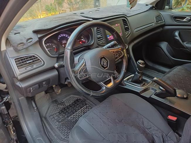 RENAULT. Megane