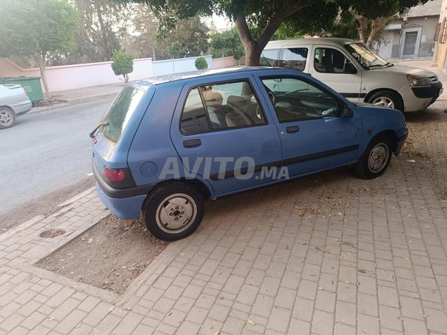 Clio 1 essence - 2