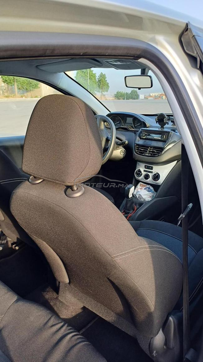 Peugeot 208 Essence Manuelle 2019 à Tanger