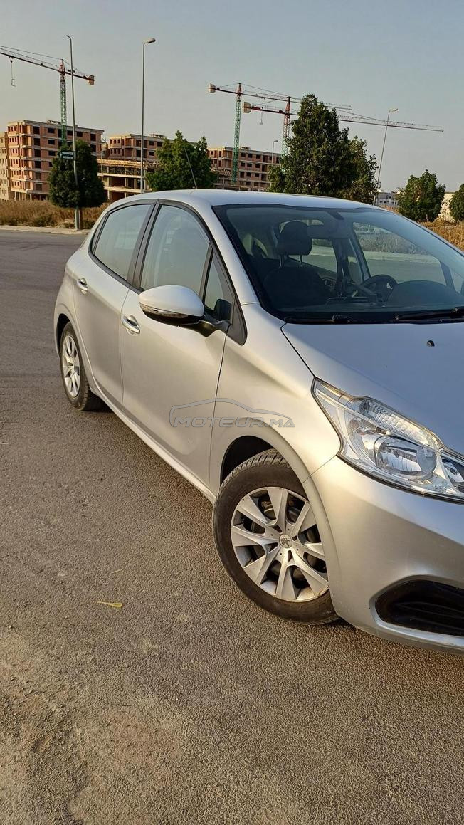 Peugeot 208 Essence Manuelle 2019 à Tanger