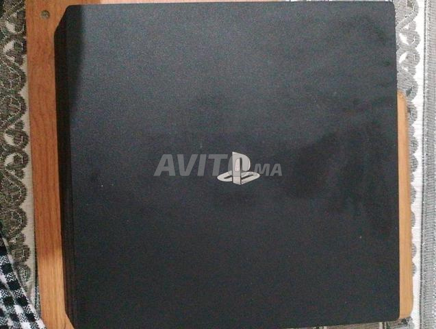 PS4 pro version en ligne 13.52 FIFA 24 double manette