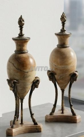 زوج من المزهريات الأثينية من القرن التاسع عشر من الألباستر - 2