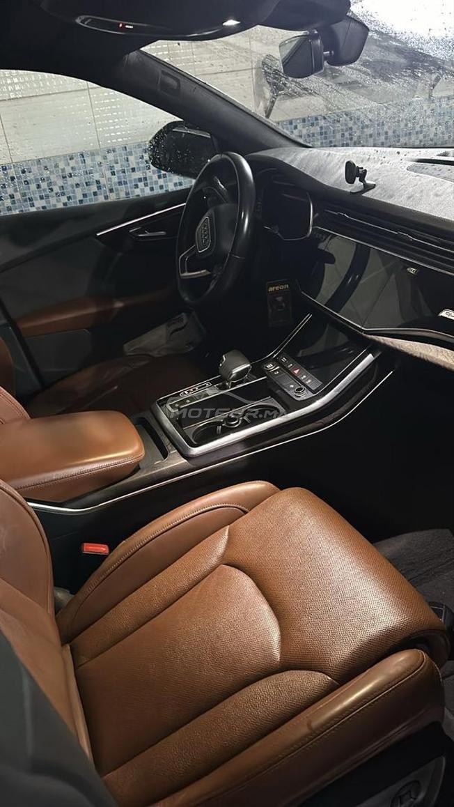 je vend Audi q8 bon état entretien la maison 