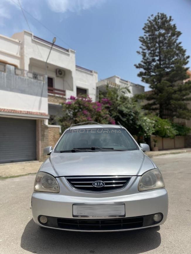 Kia carins model 2005 n9iya kayna tetouan