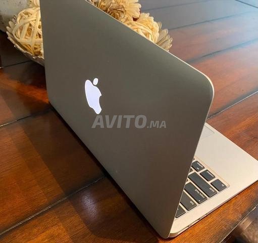 ماك بوك اير نحيف قرص SSD بطارية 3 ساعات
