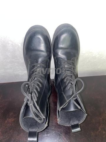 Bottes noires à vendre pour femmes - 2