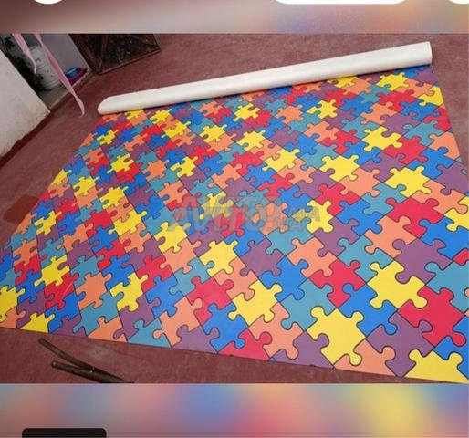 Barrières en plastique avec tapis en mousse sécurisé - 2