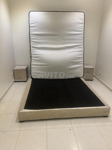 سرير ومرتبة بحالة ممتازة