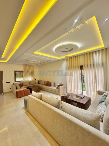 Villa Titrée 650 m² avec studio 33 m² - 2