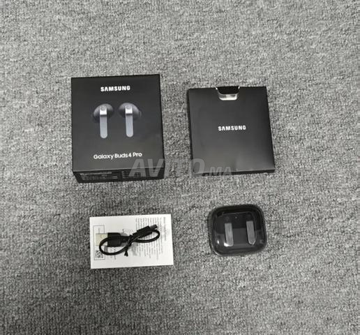 Samsung Galaxy Buds4 Pro NEUVES Scellées - Noir - 2