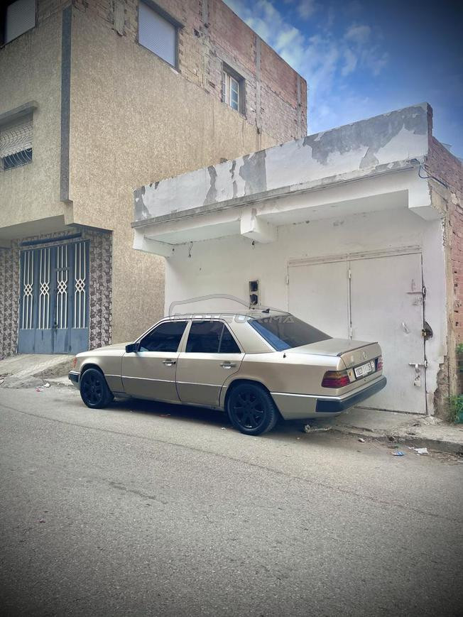 سيارة ميرسيدس 