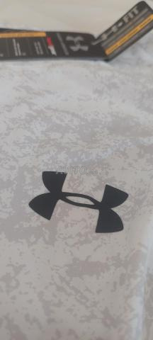 T-shirt Under Armour original taille S - 2