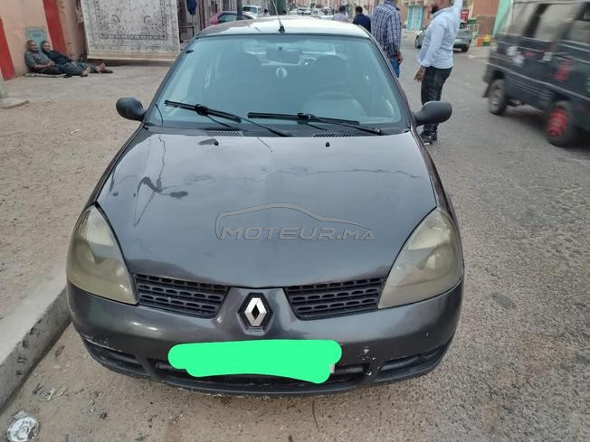 RENAULT CLIO A LAAYOUNE. 